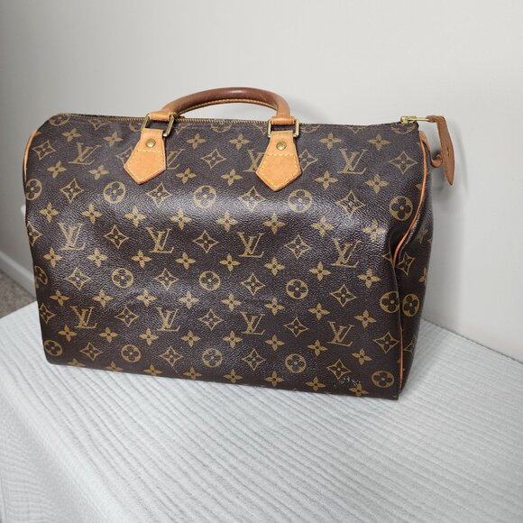 Louis Vuitton Monogram Speedy 35 with COA